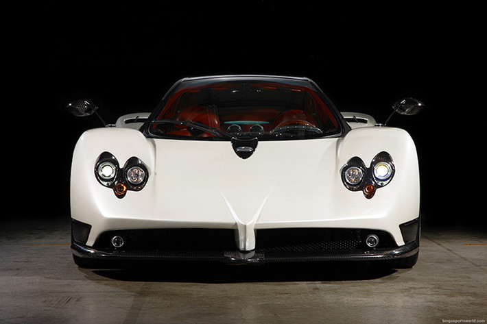 Nếu bạn hay ai đó là một fan bự của thương hiệu Pagani thì chắc chắn Zonda F là một trong những mẫu hypercar hàng đầu họ muốn sở hữu.