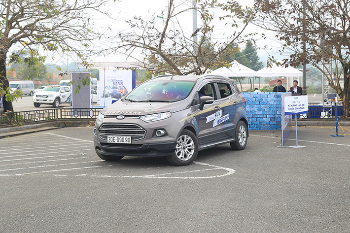 Ngày hội Trải nghiệm và Sáng tạo với mẫu xe Ford EcoSport mới được thiết kế với hàng loạt các thử thách lái thú vị như kỹ năng lái xe, chạy zíc zắc, câu cầu, cân bằng, lùi chuồng, tăng tốc và offroad địa hình... để thể hiện “chất” của chiếc xe đa dụng thể thao cỡ nhỏ này. Đồng thời có các hoạt động giao lưu chia sẻ kinh nghiệm lái xe an toàn, chăm sóc xe, cũng như nhiều hoạt động thiện nguyện khác.