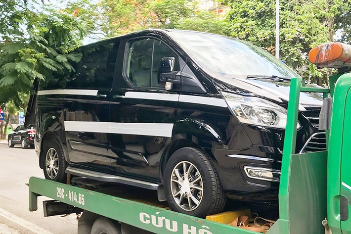 Phân khúc xe 7 chỗ dành cho gia đình đang ngày càng sôi động hơn tại Việt Nam, bên cạnh Kia Sedona đã quá quen thuộc hay Honda Odyssey nhập từ Nhật Bản, thị trường nay đã có thêm Peugeot Traveller và sắp tới sẽ là mẫu xe Ford Tourneo 2019 mới.