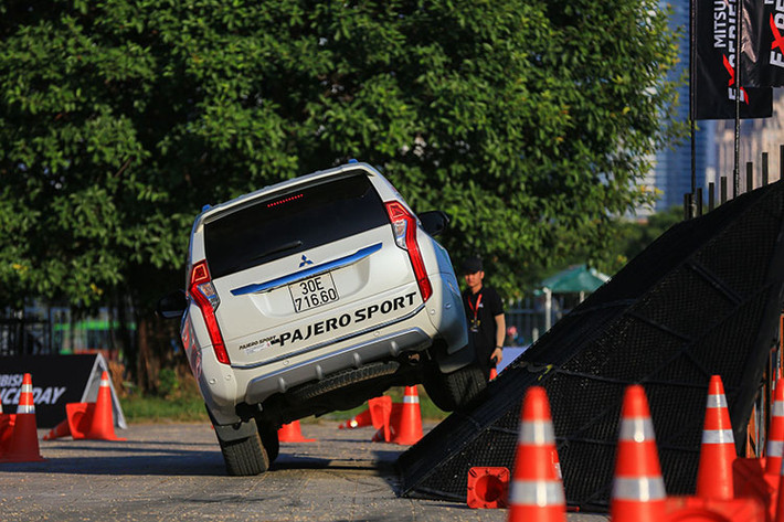 "Chất Nhật - Giá trị thật” thể hiện những cam kết mà Mitsubishi Motors đem đến cho khách hàng Việt Nam. Với mong muốn chinh phục những đòi hỏi ngày càng cao của người dùng Mitsubishi Motors tiếp tục ấp ủ một tham vọng về sự “lột xác” mang đến điều gì đó thực sự mới mẻ cho “chất Mitsubishi – Mitsubishi-ness”.