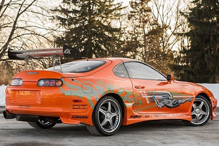 Bên cạnh đó, hệ thống treo cũng được nâng cấp trên chiếc Toyota Supra đời 1993 này.