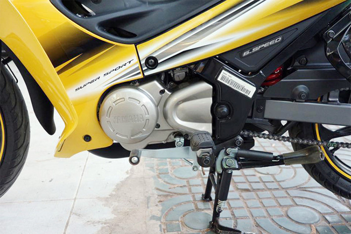 Giống như phiên bản trước đó động cơ này vẫn có công suất lên tới 17,5 PS và mô-men xoắn tới 16,18 Nm dù chỉ có dung tích 125cc. Đi kèm với động cơ là hộp số côn tay 6 cấp (1 tiến, 2 - 3 - 4 -5 -6 móc), giúp chiếc xe có thể đạt được tốc độ tối đa lên tới khoảng 150 km/h.
