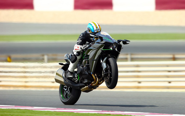 Đoạn thẳng này dài tới 1.068 km và nó là địa điểm hoàn hảo để Kawasaki H2R phát huy hết sức mạnh.