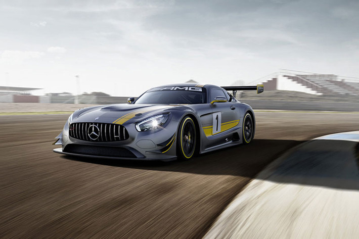 Âm thanh mà Mercedes -AMG GT3 phát ra sẽ rất uy lực, mạnh mẽ mà tinh khiết, có thể nói không khác gì SLS AMG GT3.