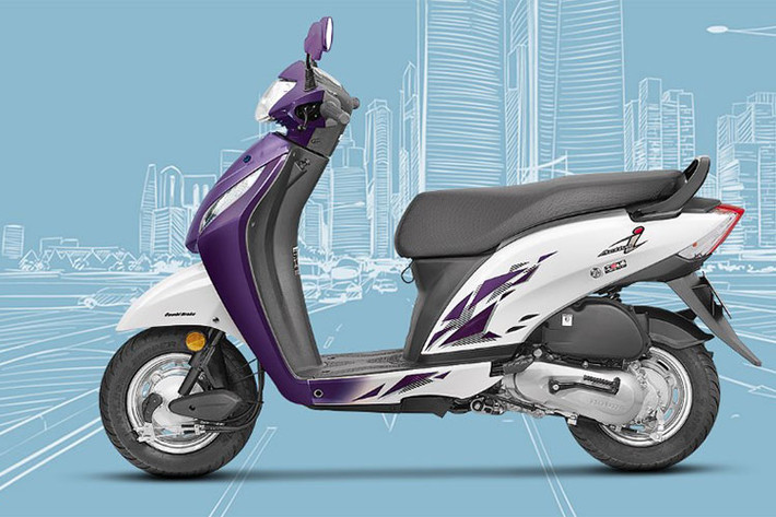 Xe sử dụng hệ thống phanh tang trống truyền thống đi kèm phanh kết hợp CBS, giúp tăng độ an toàn cho xe. Với đối tượng khách hàng là nữ giới, xe có hộc chứa đồ dưới yên và móc treo đồ ở ngay đầu yên xe.