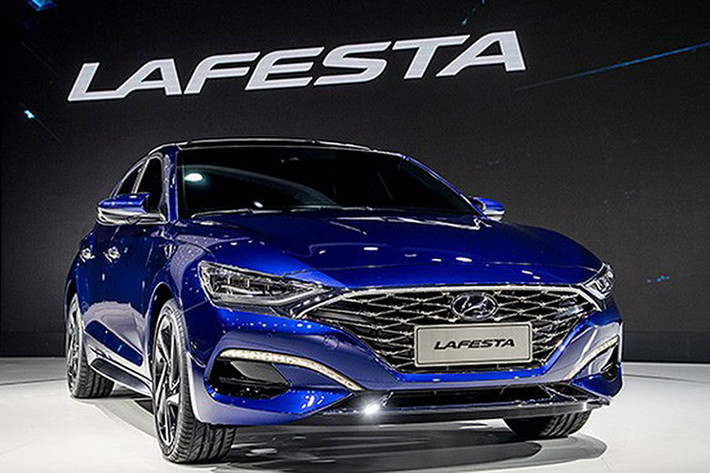 Hyundai Lafesta 2019 mới là mẫu sedan cỡ C hoàn toàn mới đã lần đầu tiên trình làng tại thị trường Trung Quốc trong triển lãm Ô tô Bắc Kinh 2018 diễn ra vào tháng 4 năm nay. Mãi đến ngày 13/10, Hyundai Lafesta 2019 mới chính thức được bán ra tại thị trường đông dân nhất thế giới.