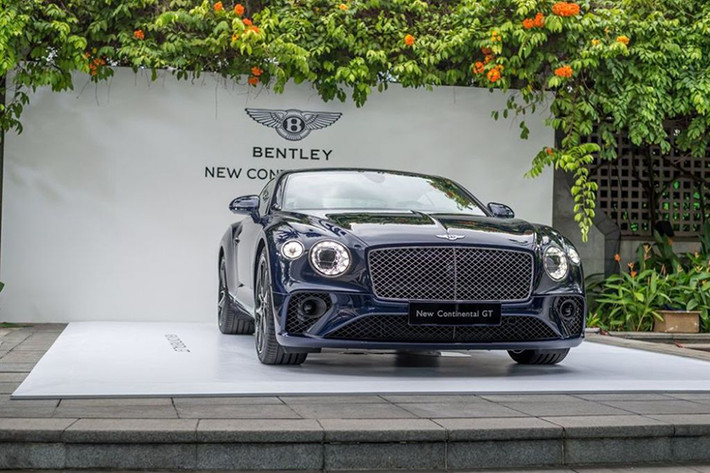 Sự có mặt của chiếc Bentley Continental GT 2018 đầu tiên tại Việt Nam đã làm đa dạng thêm bộ sưu tập siêu xe trong giới nhà giàu trong nước. Theo thống kê Việt Nam hiện có ít nhất không dưới 100 chiếc Bentley Continental GT các đời có giá từ vài tỷ đến hàng chục tỷ đồng.