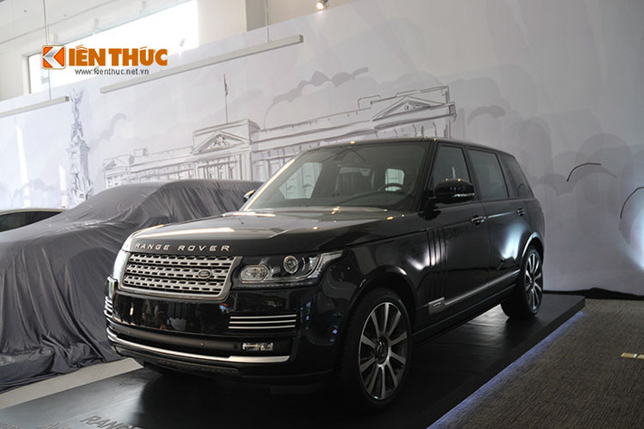 Showroom mới của Land Rover - Jaguar sở hữu phòng trưng bày xe hơn 1000m2.