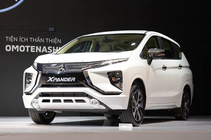 Mitsubishi Xpander giá siêu rẻ là một trong những mẫu "hâm nóng" và bán chạy nhất thị trường Việt Nam nửa đầu 2019. Với 800 triệu đồng, khách hàng sẽ quá dư dả để "tậu" bản cao cấp và thấp nhất của Xpander. Đây không chỉ là phương án tối ưu cho gia đình đông người mà còn là lựa chọn xe chạy dịch vụ sáng giá với nguồn đâu tư không quá lớn.