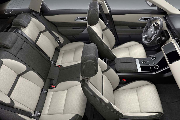 Range Rover Velar được phân phối tại thị trường Việt Nam với 3 phiên bản khác nhau gồm Base SE, R-Dynamic và First Edition. Tất cả các phiên bản đều sử dụng động cơ Si6 dung tích 3.0 lít V6 siêu nạp (supercharged), hộp số 8 cấp và hệ dẫn động 4 bánh. Khối động cơ này cho công suất cực đại 380 mã lực và mô-men xoắn cực đại đạt 450 Nm, tốc độ tối đa đạt 250km/h và khả năng tăng tốc từ 0-100km/h trong vòng 5,7 giây.