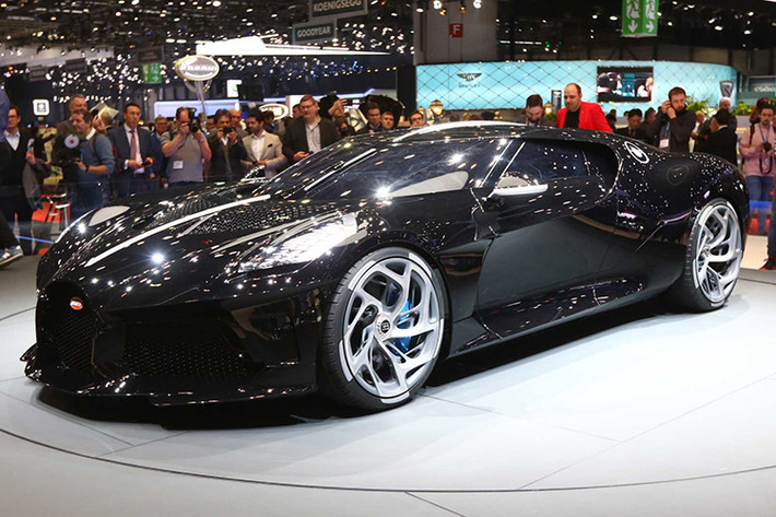 Bugatti La Voiture Noire mới là chiếc siêu xe có một không hai đã lần đầu tiên trình làng trong triển lãm Ô tô Geneva 2019 diễn ra vào tháng 3 năm nay. Ngoài ra, hãng siêu xe Bugatti cũng xác nhận thông tin về việc chiếc La Voiture Noire đã có chủ dù sở hữu mức giá "không tưởng". Tuy nhiên, hãng đã không tiết lộ danh tính của chủ nhân chiếc xe này.