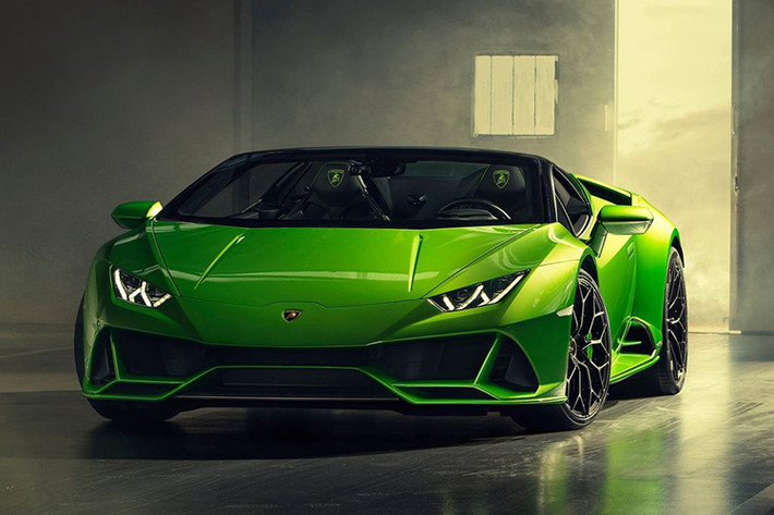 Theo đó, siêu xe Lamborghini Huracan EVO Spyder sẽ được chính thức ra mắt công chúng trên toàn thế giới tại triển lãm ôtô quốc tế Geneva Motor Show 2019 sắp diễn ra ở Thuỵ Sĩ. Siêu xe mui trần mới của hãng "siêu bò" sở hữu những trang bị khủng cùng vẻ đẹp đầy mê hoặc.