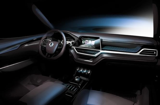 Ngoài ra, Chiếc SUV SsangYong XAVL 2017 mới cũng sẽ được trang bị rất ít nút bấm cơ học mà thay vào đó sẽ sử dụng các màn hình cảm ứng nằm giữa bảng táp-lô hay bảng đồng hồ cho phép người ngồi trong xe có thể tương tác cũng như điều khiển các tính năng của xe.