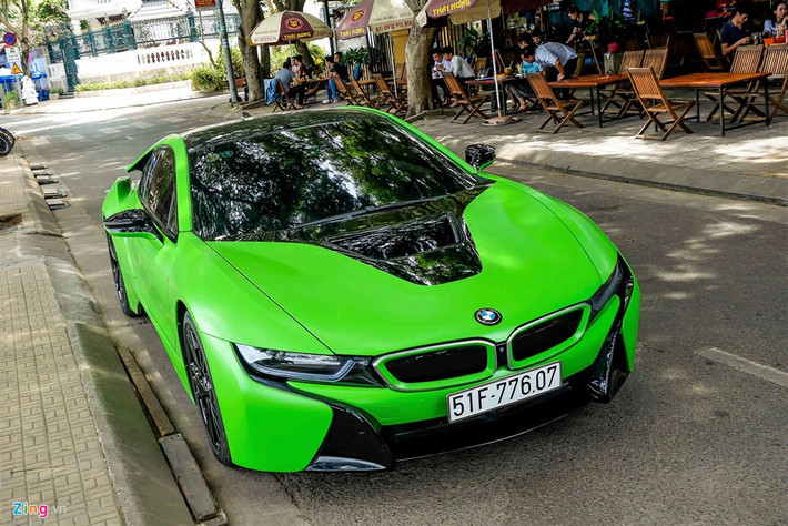 BMW i8 từng là mẫu xe thể thao hot nhất tại Việt Nam. Ước tính chỉ trong năm 2016, khoảng 30 chiếc được nhập về, đa phần tại TP.HCM.