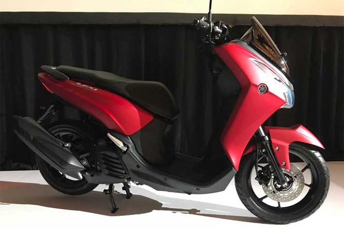 Tại thị trường Indonesia, Yamaha LEXi 125 2018 sẽ được bán chính thức từ tháng 2 tới với giá khởi điểm 20 triệu Rupiah (tương đương 31,7 triệu đồng). Theo kế hoạch của hãng xe Nhật, sau khi ra mắt, Yamaha Lexi 125 sẽ được phân phối tại các thị trường khác trong khu vực Đông Nam Á bắt đầu từ quý I năm 2018.