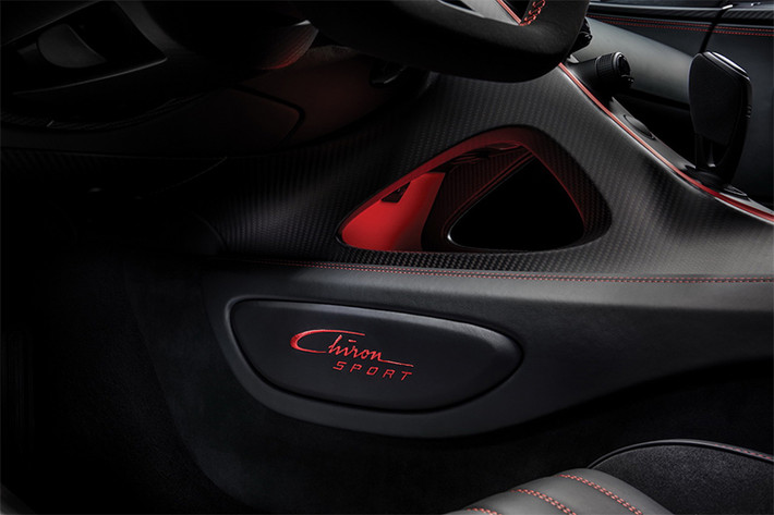 Được biết, hiệu năng của siêu phẩm Bugatti Chiron Sport mới không hề thay đổi, vẫn là khối động cơ 8.0 lít cho công suất 1.479 mã lực. Mọi thông số về thời gian tăng tốc của Chiron Sport cũng không mấy thay đổi so với phiên bản trước, mặc dù nó đã nhẹ hơn 18 kg.