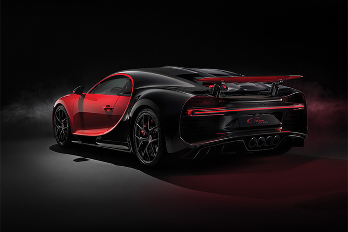Bugatti cho biết Chiron Sport có khả năng xử lý gọn gàng khi vào cua với tốc độ cao lên đến 200 km/h, đó là sự khác biệt đối với phiên bản thường.
