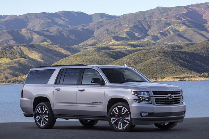 Trên phiên bản mới 2019, chiếc SUV ngoại cỡ vẫn duy trì được khả năng vận hành đáng nể và tính năng tiện ích nổi bật của mình như những phiên bản tiền nhiệm. Chevrolet Tahoe 2019 mới thuộc phân khúc SUV full-size và là đối thủ của một loạt những tên tuổi lớn như Infiniti QX80, Volvo XC90, Lexus GX460 và Lincoln Navigator.
