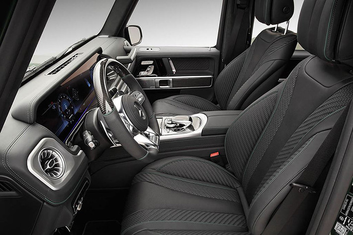 Về sức mạnh của xe, hiện không được hãng độ TopCar Design nói tới. Nguyên bản, Mercedes-AMG G63 2019 được trang bị động cơ xăng V8, tăng áp kép, dung tích 4.0 lít, sản sinh công suất tối đa 585 mã lực tại tua máy 6.000 vòng/phút và mô-men xoắn cực đại 850 Nm tại dải tua máy 2.500 - 3.500 vòng/phút.
