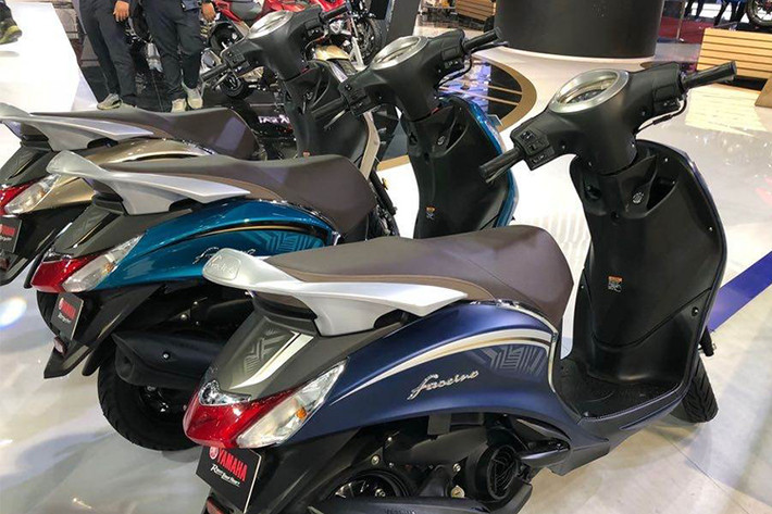 Yamaha Fascino mới được trang bị khối động cơ xi-lanh đơn công nghệ Blue Core, dung tích 113 cc, làm mát bằng không khí, công suất 7.1 PS tại 7.500 vòng/phút và mô-men xoắn cực đại 8.1 Nm tại 5.000 vòng/phút. Sức mạnh của xe được truyền tới các bánh xe qua bộ hộp số CVT, đáp ứng đủ tiêu chuẩn khí thải mới nhất.