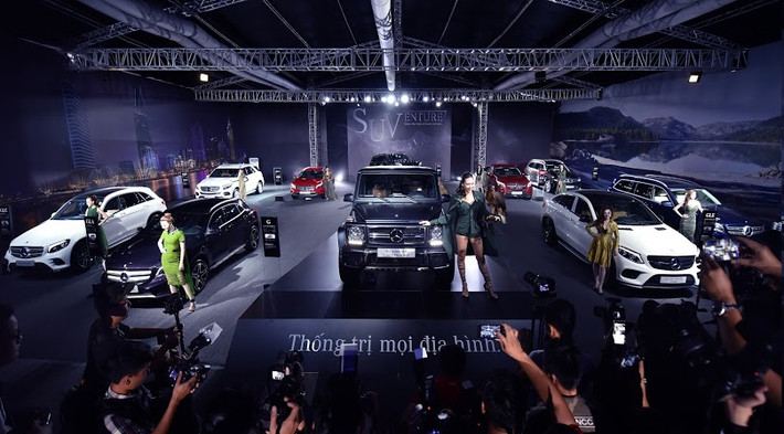 Triển lãm thường niên Mercedes-Benz Fascination lần thứ 6 với chủ đề "SUVenture" đã chính thức khai mạc tại Trung tâm Hội nghị Quốc gia Việt Nam, Đại Lộ Thăng Long, Nam Từ Liêm, Hà Nội với dàn xe đình đám lên đến 100 tỷ đồng.