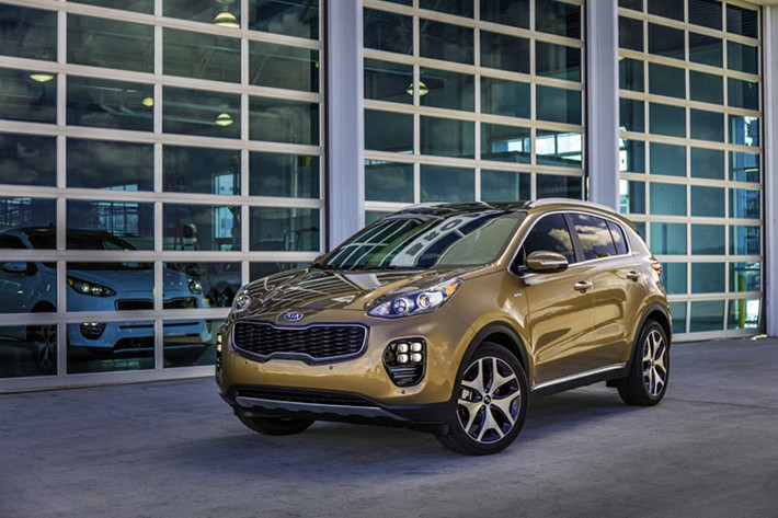 Mẫu Kia Sportage thế hệ trước từng bị đánh giá khá yếu trong nội dung va chạm chồng chéo góc nhỏ - bài thử nghiệm đã gây khó khăn cho không ít mẫu xe phổ biến của nhiều hãng xe lớn trước đây.