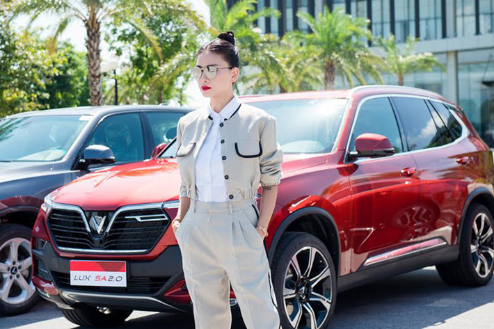 Phát biểu tại lễ ký kết và công bố đại sứ thương hiệu VinFast, Ngô Thanh Vân chia sẻ: “Được đồng hành cùng thương hiệu ôtô quốc dân, niềm tự hào của gần 100 triệu người Việt Nam là vinh dự lớn của Vân. Vân sẽ nỗ lực hết mình trong thời gian tới để cùng VinFast lan tỏa tinh thần Việt Nam mãnh liệt tới người tiêu dùng trong nước và quốc tế. Chúng tôi sẽ cùng hướng tới một mục tiêu chung là làm cho thế giới biết đến một Việt Nam trí tuệ, đẳng cấp.”