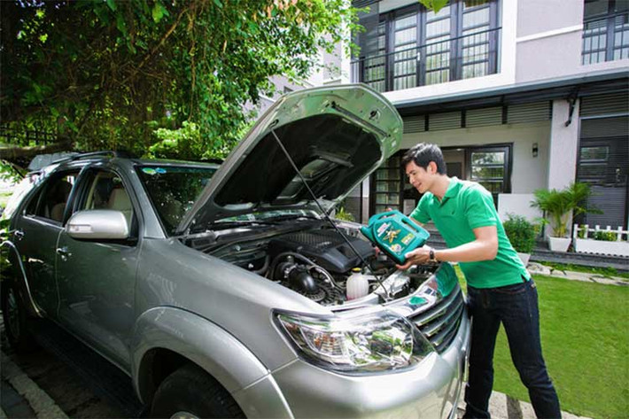 Trong thời gian dài nếu bạn không thay dầu nhớt, dầu xe không còn khả năng bôi trơn như ban đầu. Khi đó, ma sát giữa các chi tiết trong động cơ cao khiến máy nóng hơn, động cơ cũng đi xuống. Đây là nguyên nhân chính khiến xe nuốt xăng nhiều hơn bình thường.