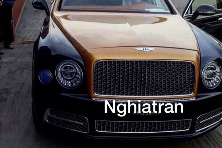Nằm hai bên lưới tản nhiệt vẫn là cụm đèn pha hình tròn quen thuộc của Bentley nhưng 2 đèn to và nhỏ đã được đặt ở vị trí ngang bằng nhau. Ngoài ra, cả 4 đèn này đều được ứng dụng công nghệ LED với tính năng chiếu sáng thích ứng, hốc gió hình chữ "B" mềm mại trên cản va trước và bên sườn cùng đèn hậu mới.