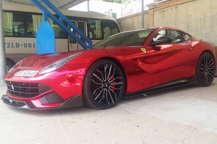 Hiện chưa rõ chi phí cho bản độ siêu xe Ferrari F12 Berlinetta Duke Dynamics mới được hoàn thành của người yêu xe tại Vũng Tàu. Từng thuộc sở hữu của tay chơi siêu xe nổi tiếng Cường đô la, chiếc Ferrari F12Berlinetta thứ 5 tại thời điểm nhập về Việt nam có giá lên tới 22 tỷ đồng và hiện đã được độ nhiều chi tiết, chắc chắn hiện tại giá trị của nó còn cao hơn nữa.