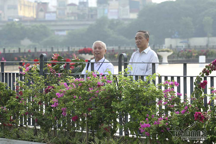 Ông Nguyễn Đức Phần khá hài lòng khi gần nhà có công viên rộng rãi