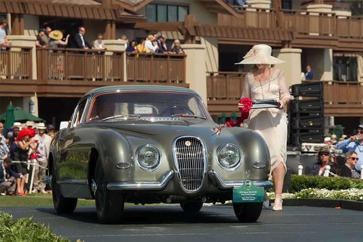 Mẫu Jaguar XK120 SE năm 1954 của Pininfarina trong bài viết này được trang bị động có 6 xi lanh thẳng hàng dung tích 3,2 lít, cho công suất 182 mã lực ở 5300 vòng/phút. Nó được xem là chiếc xe hiếm và sexy bậc nhất lịch sử công nghiệp xe hơi thế giới.