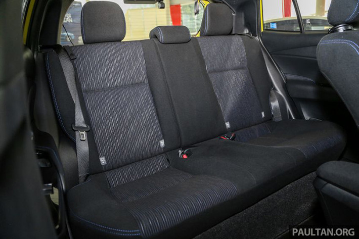 Bản G cao cấp của Yaris 2019 tại Malaysia được trang bị 07 túi khí (phía trước, bên, rèm, đầu gối người lái), phanh ABS/ EBD, hỗ trợ khởi hành ngang dốc (HAC), cảnh báo điểm mù & cảnh báo giao thông phía sau,...