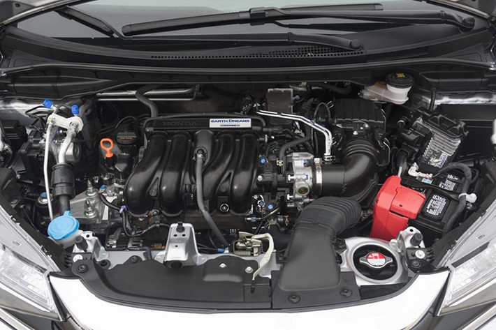 Thực chất, động cơ hybrid-i MMD đã được hãng này áp dụng lên mẫu CR-V Hybrid mới từ năm ngoái. Khối động cơ này bao gồm một động cơ xăng 2.0L i-VTEC và 2 động cơ điện hỗ trợ. Ngoài ra, hộp số đi kèm với biến thể động cơ này cũng sẽ có sự khác biệt so với phiên bản động cơ thông thường.