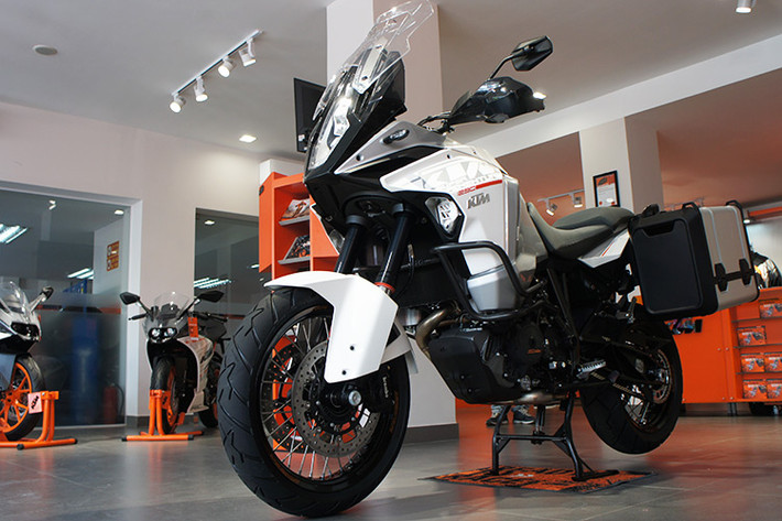 Theo đại diện SAPA cho biết, trong Thư Uỷ Quyền KTM Sportmotorcycle GmbH quy định rõ: “Ngoài Công ty TNHH Kỹ thuật Môtô SAPA ra, không một công ty nào có quyền nhập khẩu và phân phối các sản phẩm đã nêu mang thương hiệu nói trên tại Việt Nam.