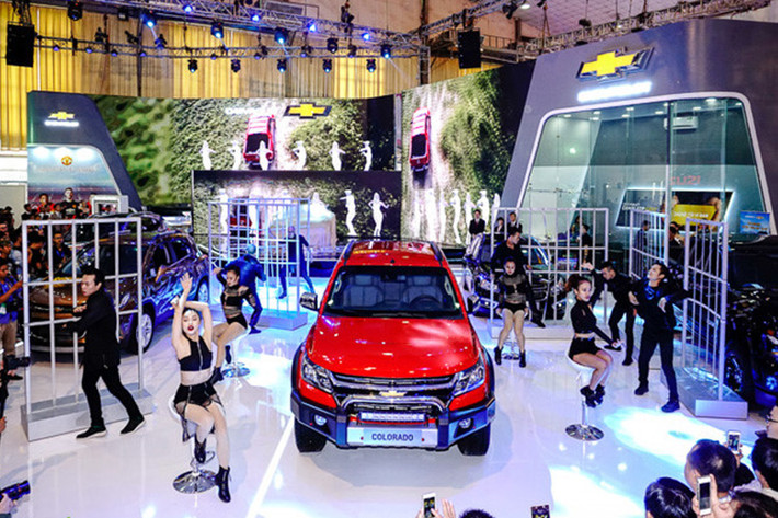 Ngoài việc trưng bày danh mục sản phẩm thế hệ mới mang thương hiệu Chevrolet tại Triển lãm Ôtô Việt Nam 2016, tại gian hàng của mình - Chevrolet Việt Nam còn khuấy động không gian trưng bày bằng các hoạt động đầy hững khởi dành cho các khách hàng đến tham quan.