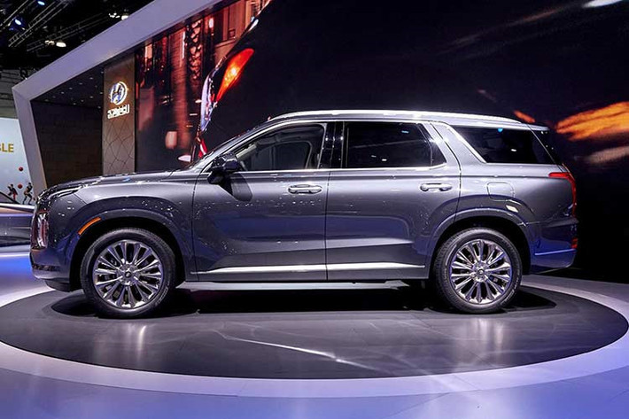 Với kết quả này, Palisade 2020 là mẫu xe có số lượng đơn đặt hàng trong ngày đầu tiên cao thứ 4 của hãng Hyundai tại thị trường Hàn Quốc. Xếp cao hơn Hyundai Palisade 2020 về số lượng đơn đặt hàng là Grandeur IG (16.008 chiếc), Santa Fe TM (8.193 chiếc) và EQ900 (4.351 chiếc).
