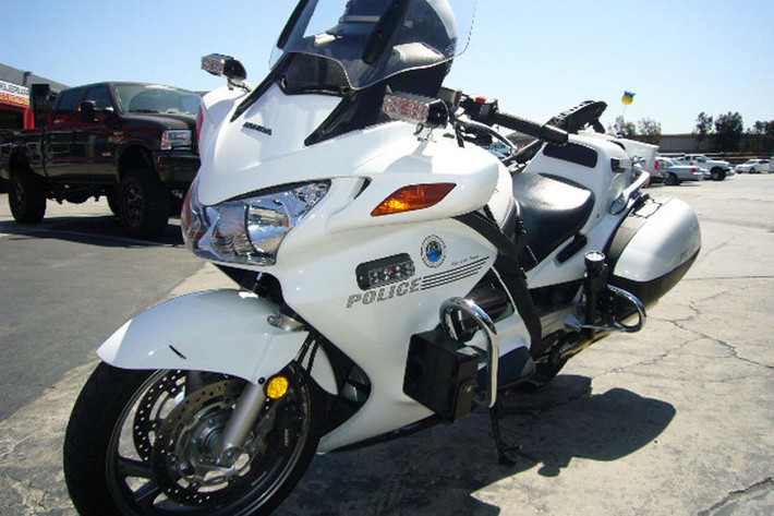 Tại Việt Nam, mẫu Honda ST 1300 được khá nhiều người chơi môtô Pkl sở hữu bởi tính cơ động và linh hoạt của mẫu xe này. Giá của ST 1300 xấp xỉ 500 triệu đồng cho một mẫu xe đã qua sử dụng.