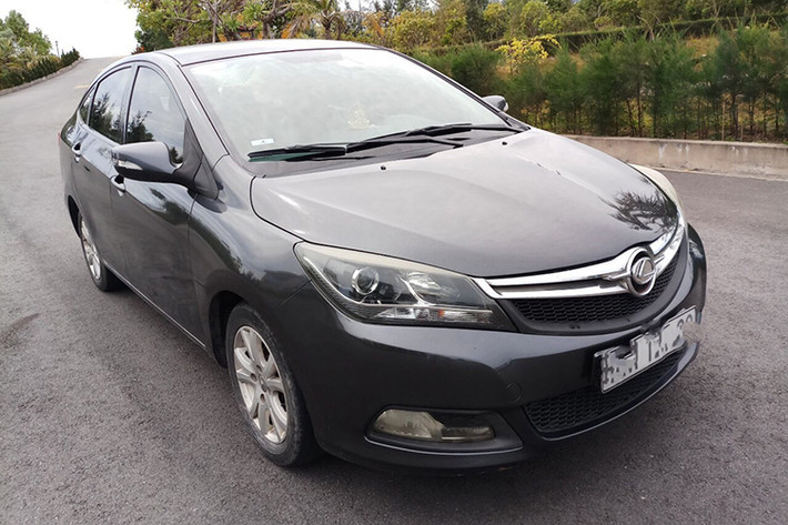 Mẫu Haima M3 sản xuất tại Trung Quốc được định vị ở phân khúc xe sedan hạng B chung mâm với Toyota Vios và Honda City tại thị trường Việt Nam. Sau 4 năm sử dụng, chiếc xe ôtô Tàu đeo logo Lexus này được chủ nhân rao bán với giá 220 triệu đồng, chưa thương lượng.