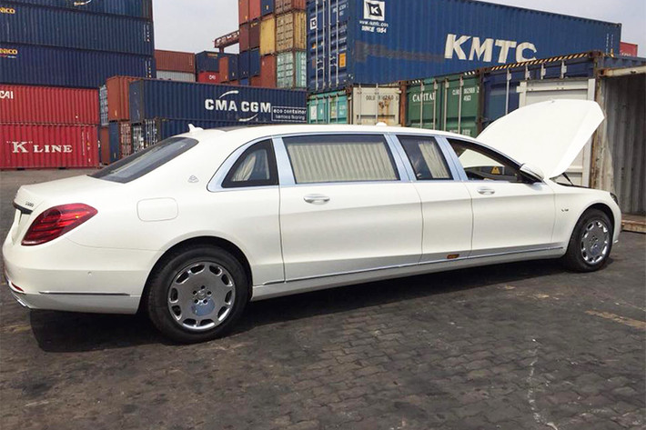 Hiện chưa rõ mức giá mà mẫu siêu xe sang S600 Pullman này về Việt Nam, tuy nhiên chắc chắn nó sẽ có giá cao hơn nhiều so với phiên bản thường đang được phân phối chính hãng khoảng hơn 14 tỷ đồng. Tại thị trường nước ngoài, mẫu xe này được một số đại lý thét giá lên tới 697.480 euro (tương đương 830.000 USD).