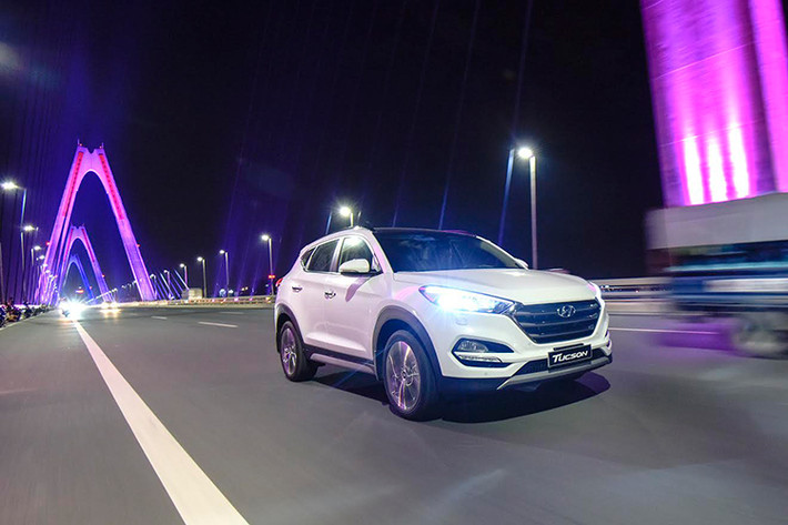 Tất cả các phiên bản đều được trang bị hệ thống Drive Mode với 3 chế độ Eco - Normal - Sport mang đến những trải nghiệm khác nhau cho mỗi khách hàng. Những công nghệ an toàn hàng đầu với 6 túi khí, phanh ABS, hỗ trợ phanh khẩn cấp BA, phanh EBD, kiểm soát lực kéo TCS, chống trượt thân xe VSM, cân bằng điện tử ESC, khởi hành ngang dốc HAC, hỗ trợ xuống dốc DBC, hỗ trợ đỗ xe PAS...