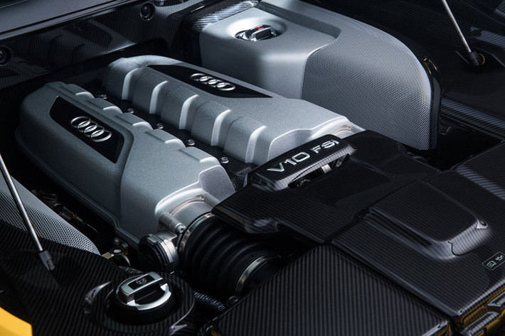 Động cơ mới mạnh mẽ giúp siêu xe nhà Audi chạm mốc 100 km/h chỉ trong 3.2 giây và có thể đạt tốc độ tối đa 330 km/h.