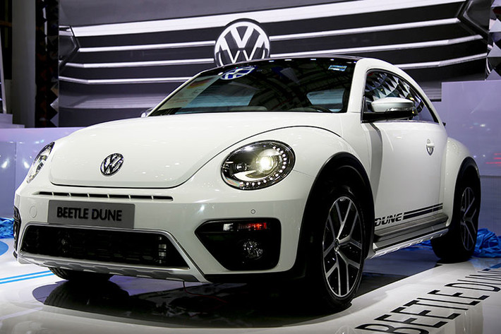 Tại Việt Nam, Volkswagen Việt Nam là nhà phân phối chính thức các mẫu xe Volkswagen với hệ thống Đại lý và Trạm sửa chữa bảo dưỡng trên toàn quốc, bao gồm tại Hà Nội, Vinh, Buôn Ma Thuột, Nha Trang và Sài Gòn. Dự kiến, trong năm nay sẽ có thêm 6 Đại lý ở Hà Nội, Hải Phòng, Đà Nẵng, TP.HCM, Bình Dương và Đồng Nai đi vào hoạt động.
