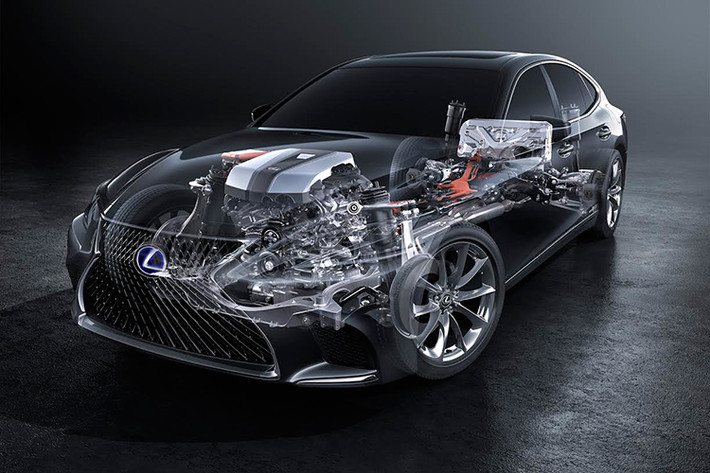 Trong khi đó, LS 500h trang bị công nghệ mang tính tiên phong toàn cầu Multi-Stage Hybrid, kết hợp động cơ xăng V6 3.5L và 2 mô tơ điện, ứng dụng công nghệ phun xăng trực tiếp D-4S tạo ra mô-men xoắn cực đại 350Nm tại tốc độ quay 5.100 vòng/phút.