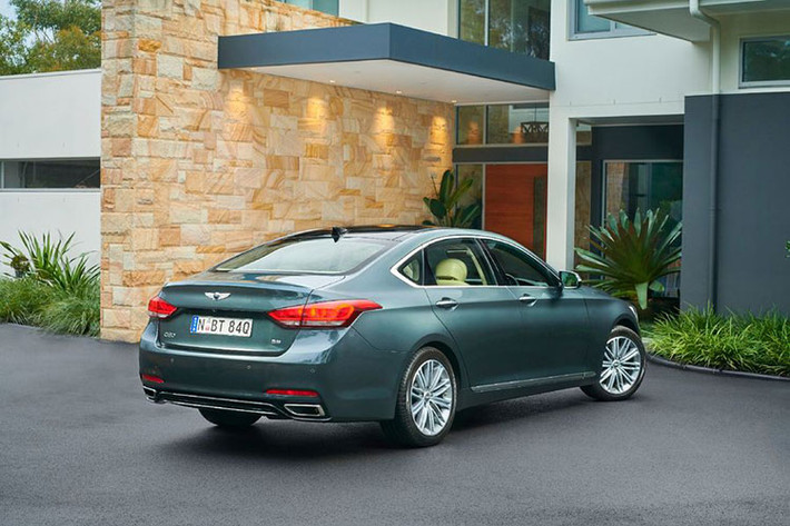 Tương tự G70, thương hiệu xe sang Genesis của Hyundai cũng đã dành nhiều tháng để thử nghiệm G80 trên khắp các con đường của nước Úc, nhằm điều chỉnh các thiết lập hệ thống treo và hệ thống lái trên G80 sao cho phù hợp nhất với những con đường ở Úc.