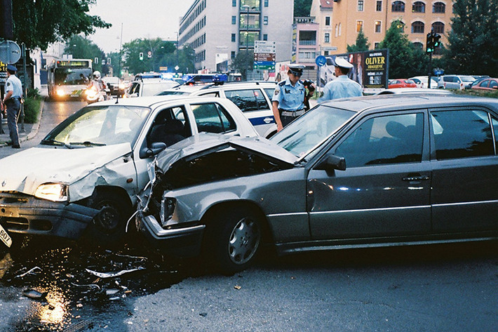 Dù đã có một số tiêu chuẩn thử nghiệm và đánh giá mức độ an toàn của xe ôtô, nhưng công ty nghiên cứu ôtô và công cụ tìm kiếm xe hơi iSeeCars đã có một cách tiếp cận khác. Đó là phân tích dữ liệu về các tai nạn giao thông chết người của các xe phiên bản từ 2013-2017 theo Hệ thống báo cáo phân tích trường hợp tử vong Hoa Kỳ (FARS).