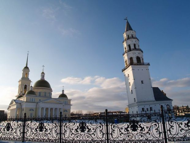 Tòa tháp nghiêng Nevyansk ở Nga cao 57.5 m, được xây dựng vào thế kỷ 18. Ảnh: Russia-IC.