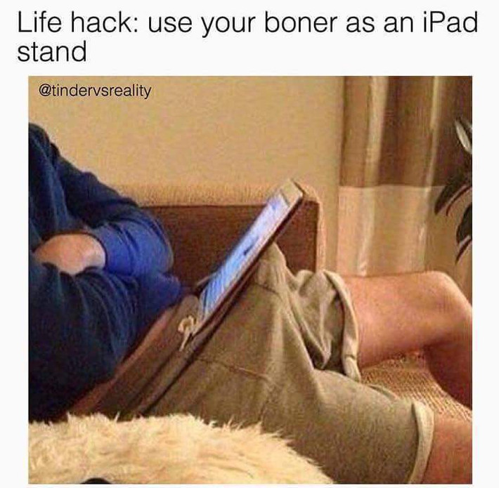 Xem phim trên iPad quá tiện. Ảnh: Reddit.
