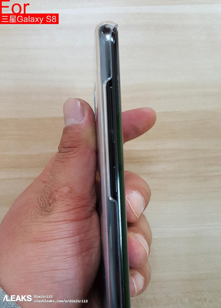 Khác với nhiều hình ảnh rò rỉ về Galaxy S8 và Galaxy S8 Plus trước đó, hình ảnh mà Slash Leaks cung cấp lần này rõ nét hơn nhiều.