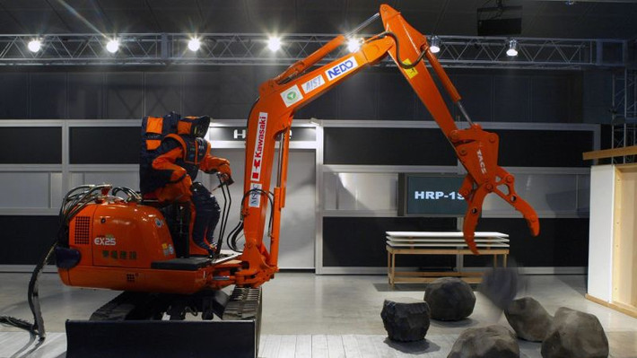 Robot được thử nghiệm để vận hành máy móc tại những nơi nguy hiểm. Ảnh: Junko Kimura/Getty Images.